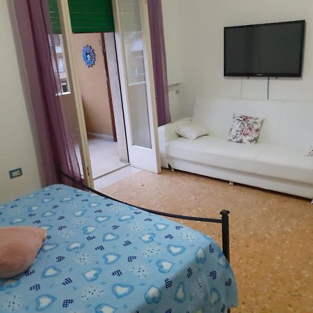 לינה וארוחת בוקר קאסרטה A Casa Di Adele מראה חיצוני תמונה