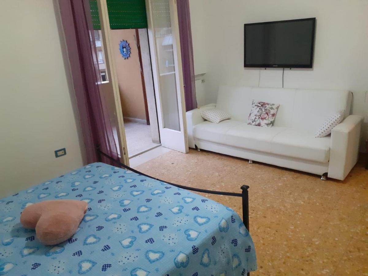 לינה וארוחת בוקר קאסרטה A Casa Di Adele מראה חיצוני תמונה