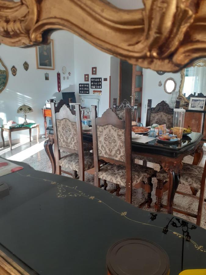 לינה וארוחת בוקר קאסרטה A Casa Di Adele מראה חיצוני תמונה